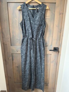 Athleta Sleeveless Gray Tie-Waist Jumpsuit